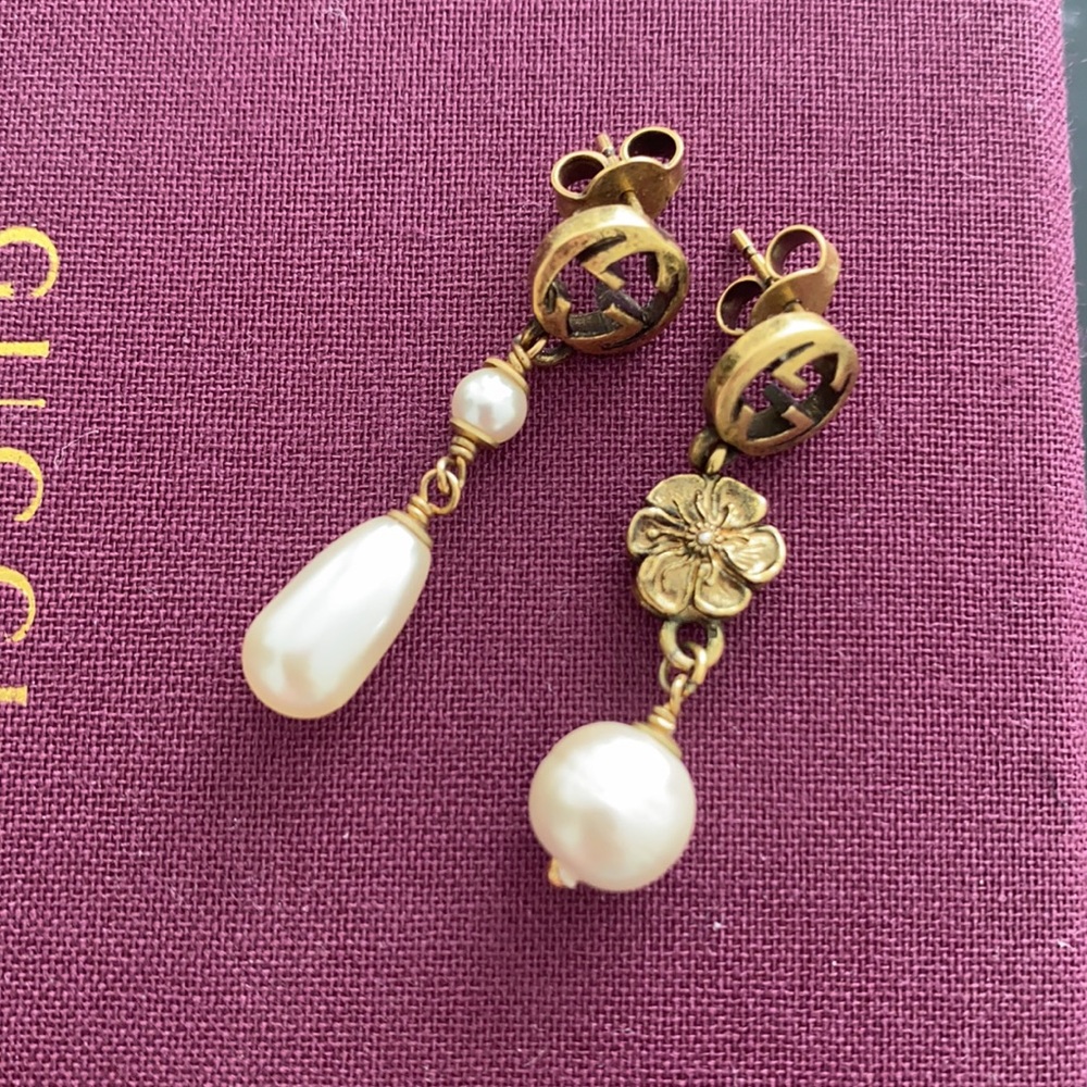 Gucci Interlocking G flower Pearl earrings | NEW WITH TAGS!